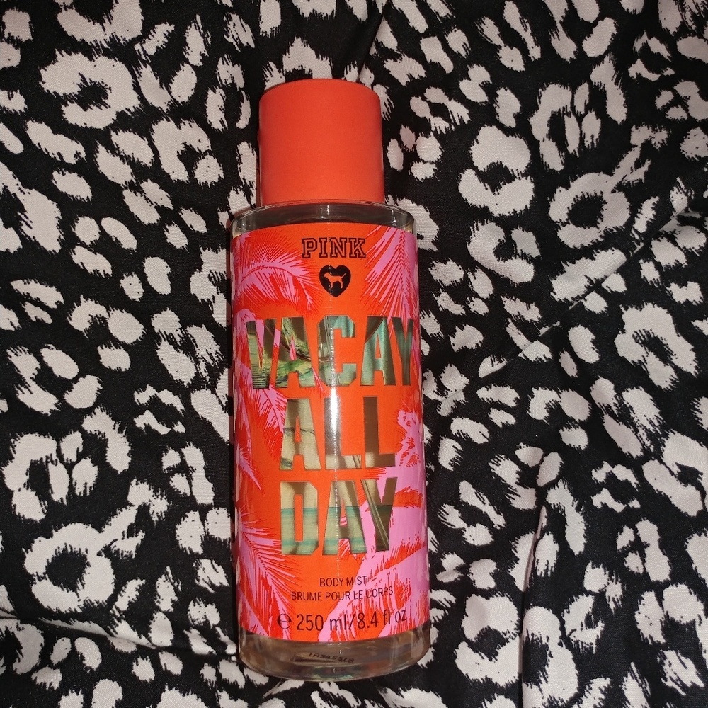 PINK VS vacay all day mist